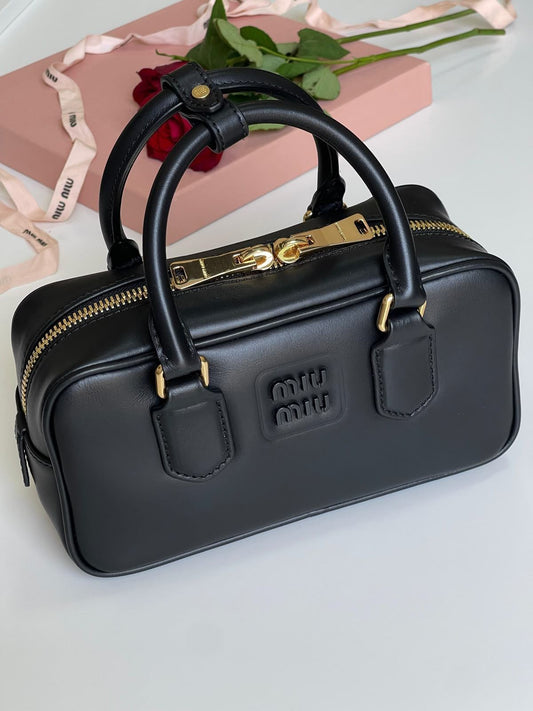 Sac de marque miumiu,couleur noir